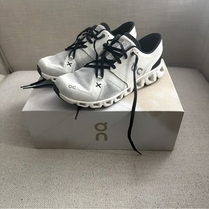 On Running Cloud X 3 | White/Black | size 6.5